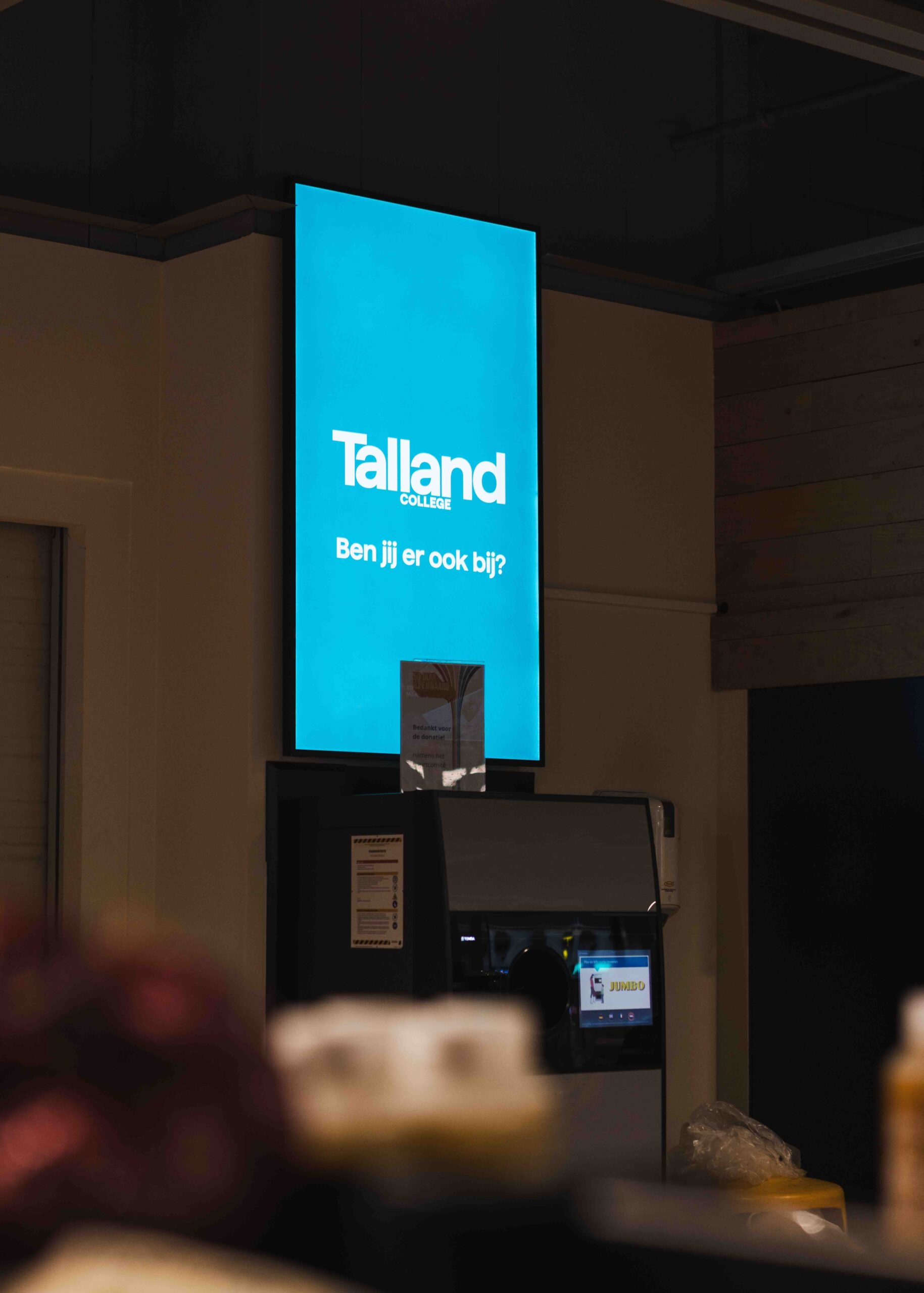 Retail | Outstanding Media