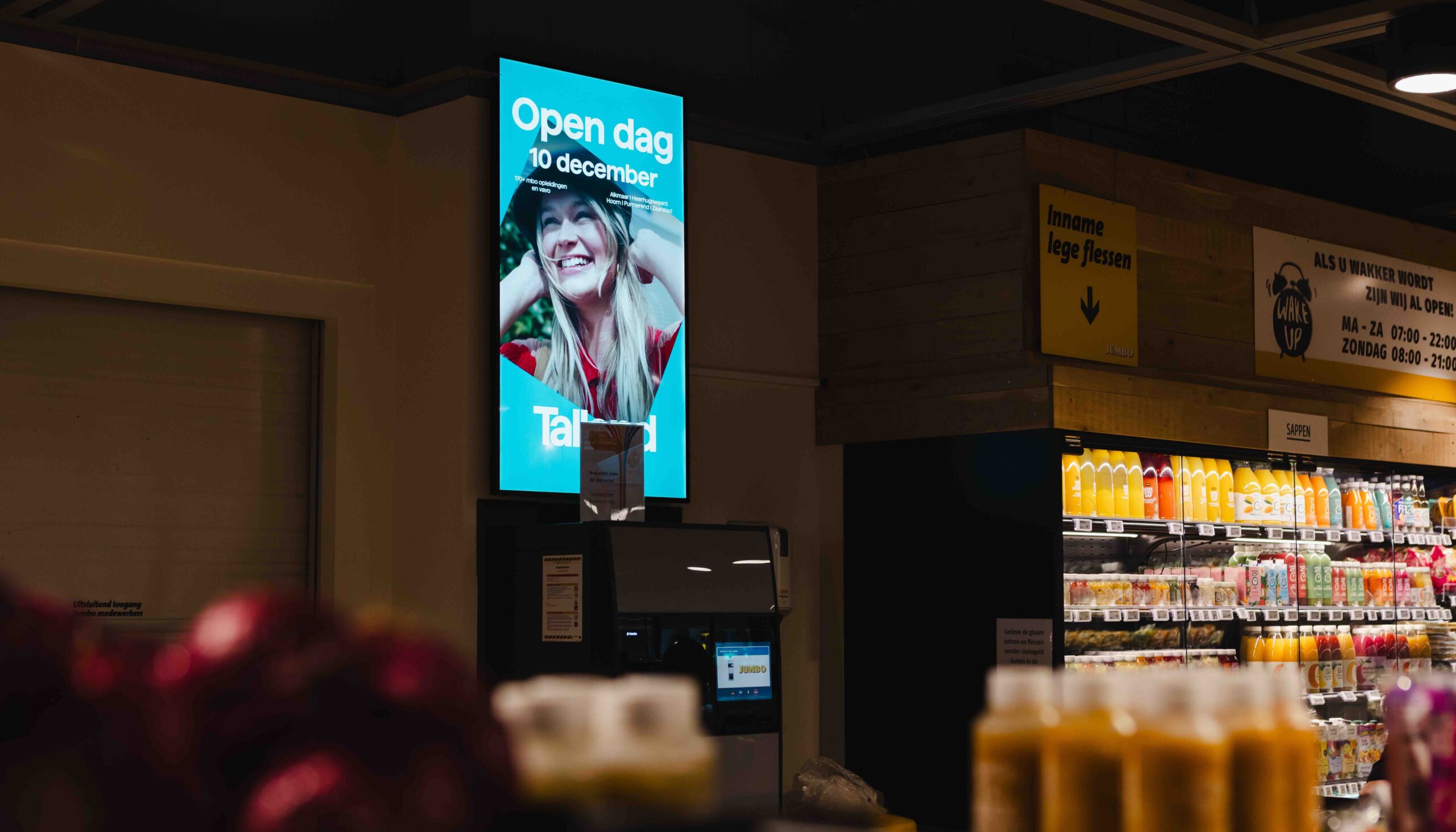 Retail | Outstanding Media