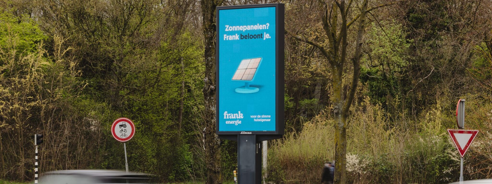 Zonnepanelen? Frank beloont je. | Outstanding Media