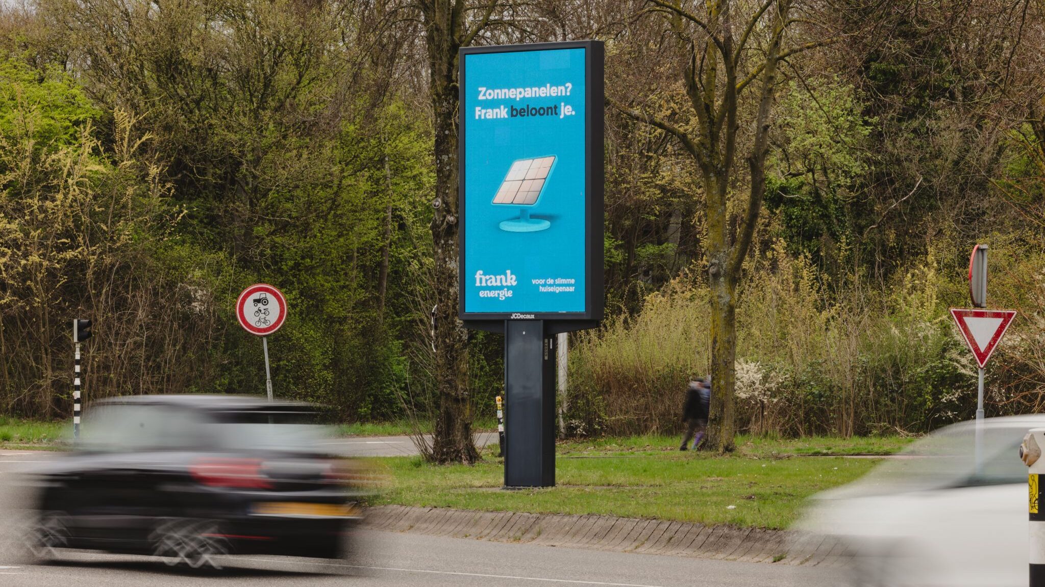 Zonnepanelen? Frank beloont je. | Outstanding Media